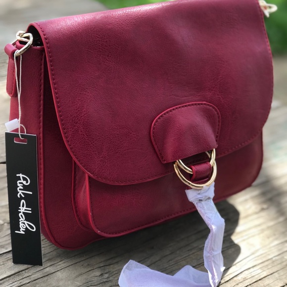 ✨SALE✨Perfect Chain Crossbody Purse - Picture 2 of 4